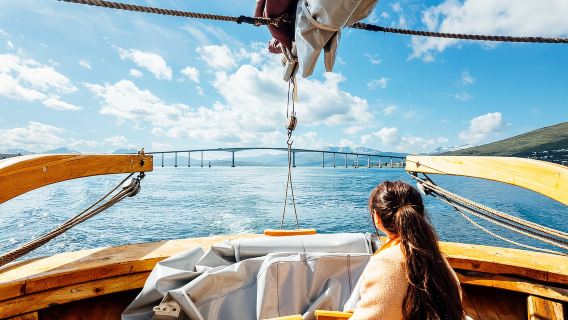 Tromsø: Fishing & Fjord Cruise