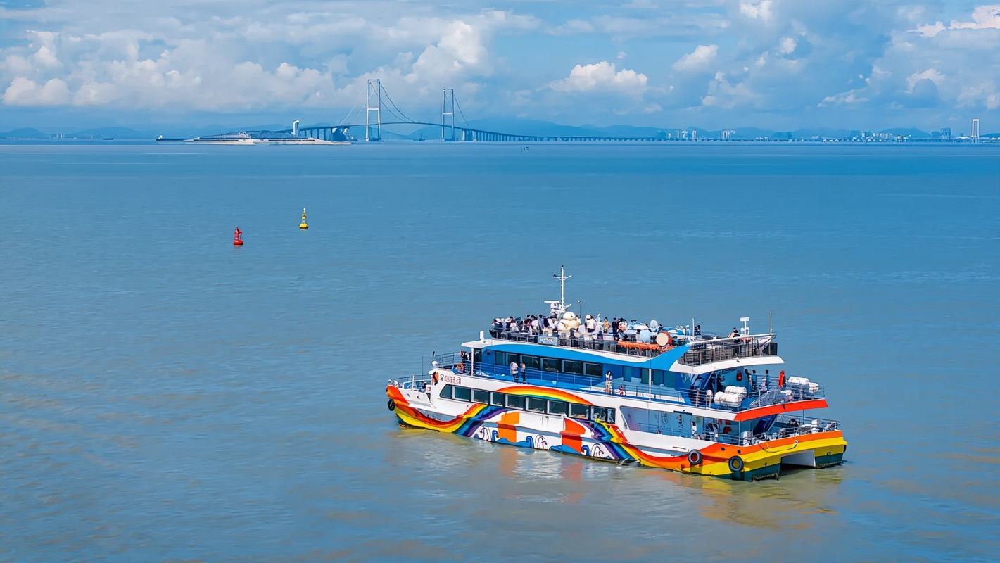 [Snelle ticketuitgifte] Bootticket voor de 'Rainbow at Sea'-boottocht, vertrek vanaf Shenzhen Airport Pier, 100 minuten durende boottocht met uitzicht op de Shenzhen-Zhongshan Bridge-route, Greater Bay Area boottocht, geen Hongkong-Macau paspoort vereist