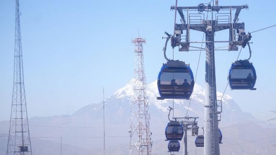 Bolivia/La Paz - Servicio de coche privado con conductor (rutas personalizables) El Alto - Traslados punto a punto