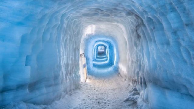 Into the glacier and silver circle - Full-Day Guided Tour