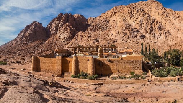 Tour giornaliero al Monastero di Santa Caterina e Dahab da Sharm El-Sheikh