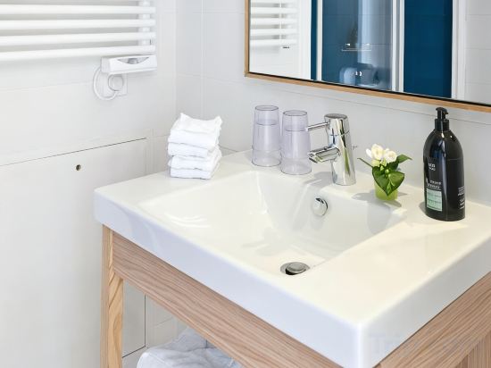 Aparthotel Adagio Paris Vincennes - Tap to explore photos