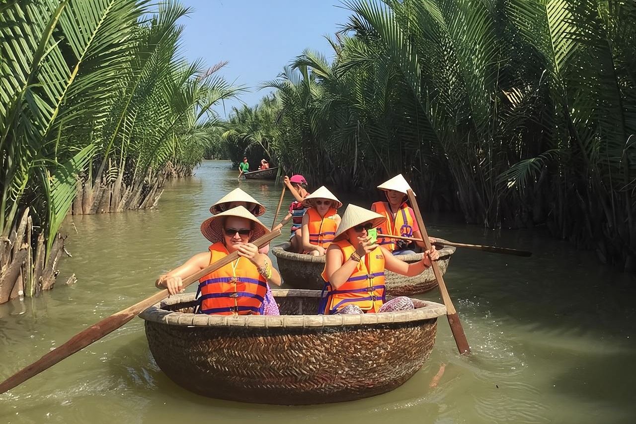 Market Tour , Basket Boat and Cooking Class Hoi An