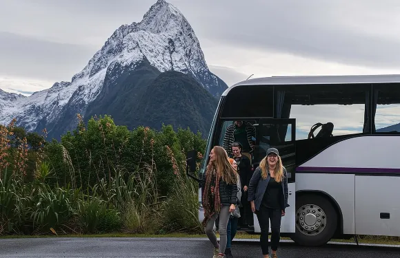 從皇后鎮出發的米爾福德峽灣巴士和遊船之旅