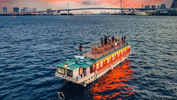 Tokyo Bay Yakatabune Dinner/Day Cruise with Japan Show & Drinks
