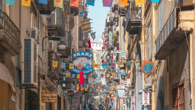 ローマ発 ポンペイとナポリの日帰りツアー（少人数グループ＆ランチ付き）