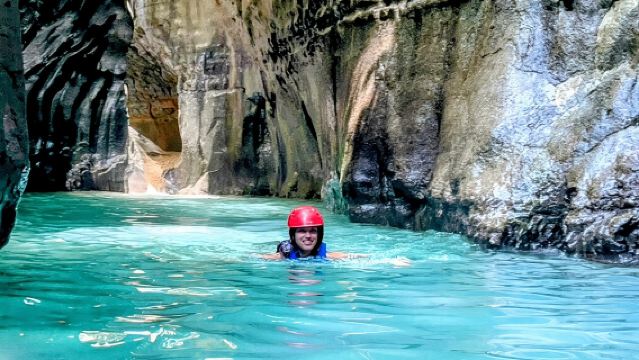 AMBER COVE-TAINO BAY 5 Zip Lines 7 Waterfalls + Locale Food