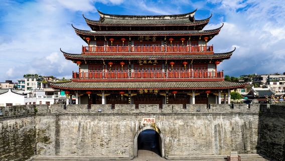 潮州古城+廣濟橋+牌坊街+開元寺一日遊【本地司機+上門接送】