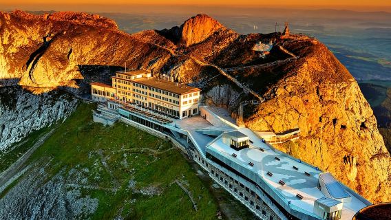 Lucerne: tur grup kecil ke Gunung Pilatus, Naik Naga
