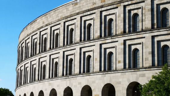Tour en español al Campo Zeppelin