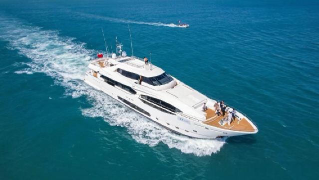 【萬寧遊艇租賃】萬寧石梅灣意式奢定巔峰124尺法拉帝進口超級豪華遊艇包船出海