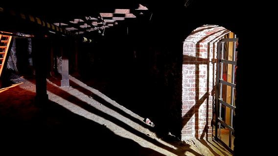 Gruselige Tunneltour durch Shanghai mit Brauereiverkostungen