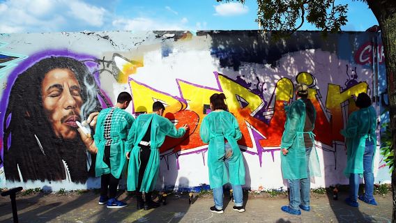 Graffiti workshop in Mauerpark Berlin