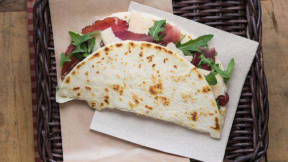 Aperitivo and street food tour in Rimini