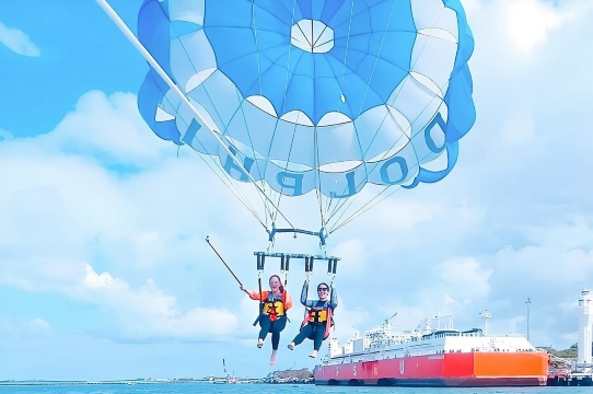 Bali Watersport: Petualangan Parasailing, Banana Boat, Donut Boat, dan Jet Ski