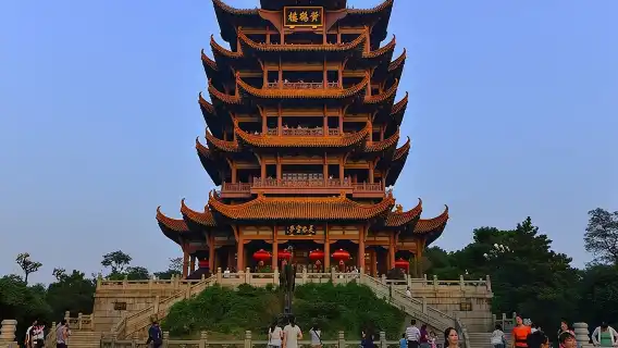 Private tour to Wuhan Yellow Crane Tower Donghu lake Mo Mountain