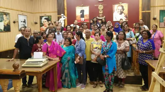 Half-Day Bollywood Tour with DANCE OPTION.