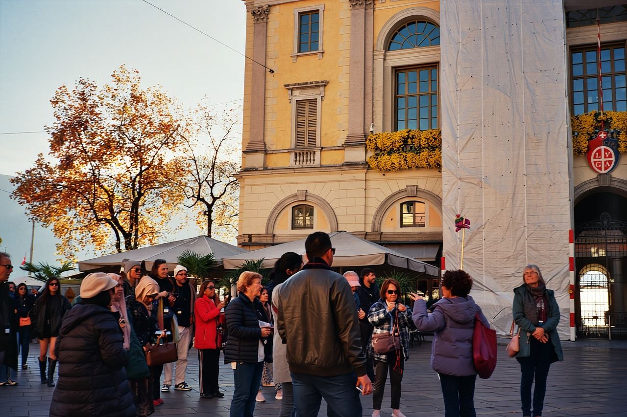 Desde Milán: barco privado al lago de Como, Lugano y Bellagio