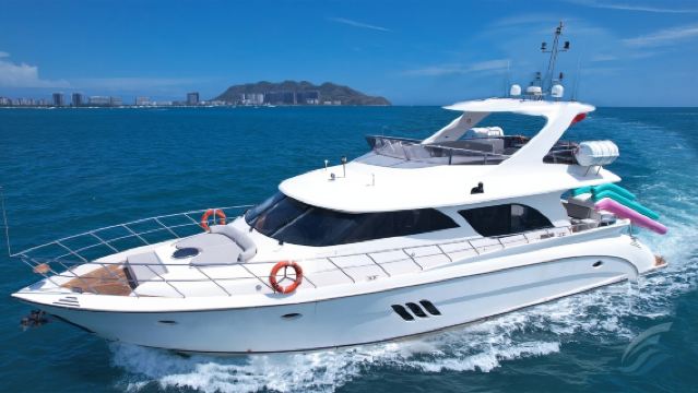 【三亞遊艇包船團建】三亞鴻洲碼頭~伊諾娃Sunbird三層飛橋豪華大遊艇3小時包船出海團建聚會度假~適合大型海