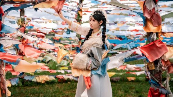 麗江古城Trip Moments【含來回接駁+旅拍基地門票+資深旅拍攝影師/精美頭飾造型+服裝】