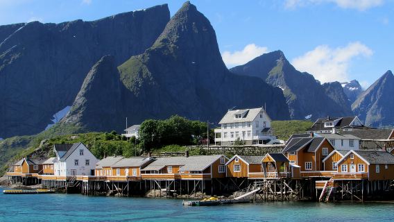 The Bucket list - Reine and Western Lofoten 4h sightseeing