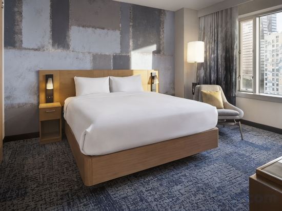 Courtyard Los Angeles L.A. LIVE Room Type - Room, 1 King Bed with Sofa bed, Corner