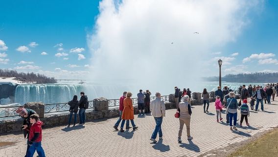 Niagara Falls Tour from Toronto with Winery & Niagara on The Lake