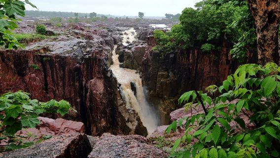 ทัวร์หนึ่งวันที่คาจูราโฮ ชมวัด น้ำตกราเนห์ และสัมผัสวิถีหมู่บ้าน