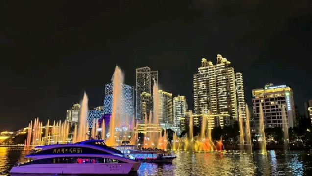 Liuzhou Liujiang boottocht nachtelijke sightseeing (Liuzhou nachtelijk uitzicht + vijf boottochten om uit te kiezen + verlichte rivierdijk + lichtspektakel van bruggen)