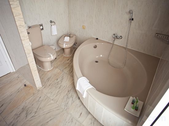 Hotel Subur Maritim - Tap to explore photos