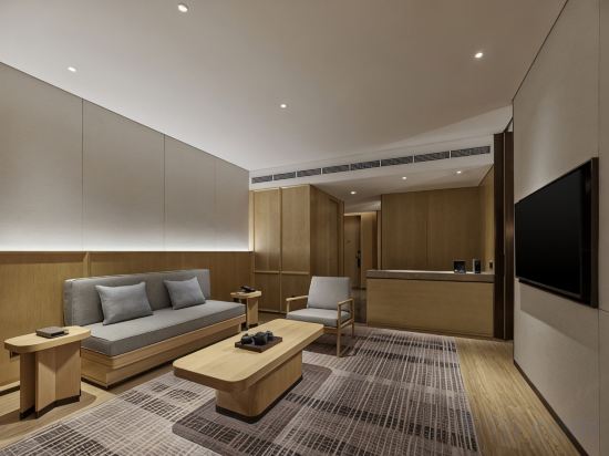DoubleTree by Hilton Beijing Badaling - Tap to explore photos