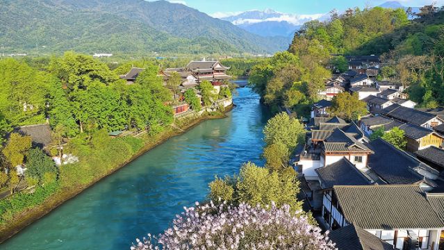 Dujiangyan + Sanxingdui [Kereta mewah dengan pemandu|Pilihan kumpulan kecil. Menikmati pemandangan malam]