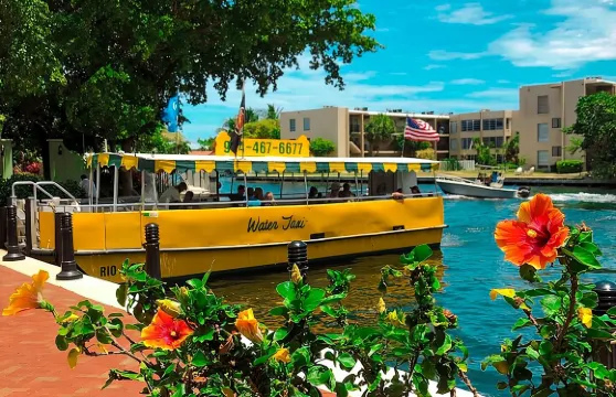 水上計程車全天隨上隨下遊覽“美國威尼斯”