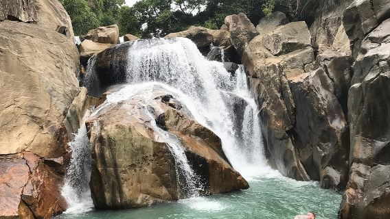 Amazing City Tour & Ba Ho Waterfall By Car (Minimum 02 guest)