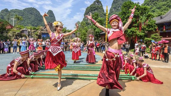 การจองตั๋วการแสดง Guilin Eternal Love: งานเลี้ยงภาพแห่งประวัติศาสตร์ วัฒนธรรม และศิลปะพื้นบ้าน