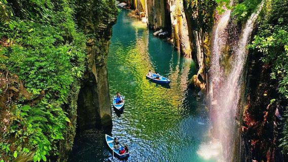 Excursion d'une journée aux gorges de Takachiho et au volcan Aso de Kumamoto (avec déjeuner et Ticket de bateau en option)