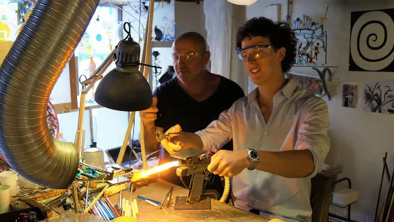Crea tu obra de arte en vidrio: Clase privada con un artesano local en Venecia