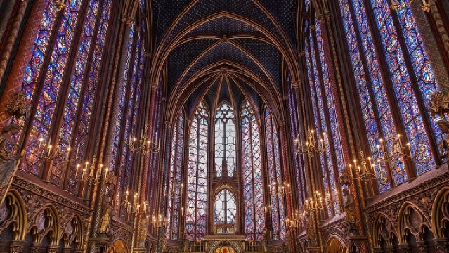 Sainte-Chapelle and Conciergerie Guided Tour with Ticket in Paris