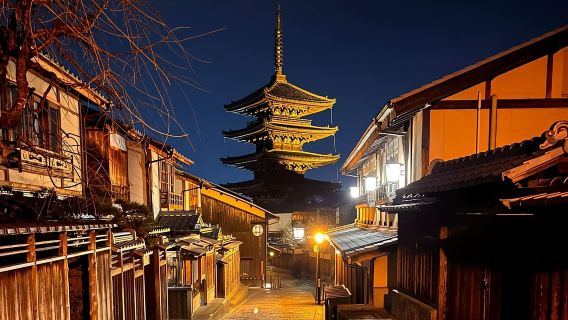 Paseo nocturno por Gion: Geishas y el Kioto oculto