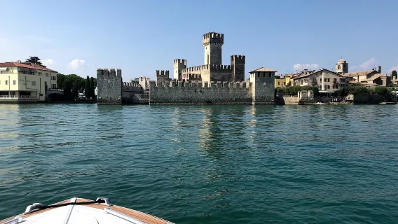Lago de Garda: crucero por un castillo histórico con cata de vinos