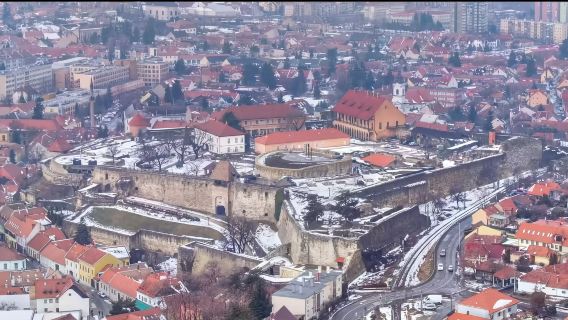 匈牙利布達佩斯埃格爾城堡+美人谷酒窖一日遊