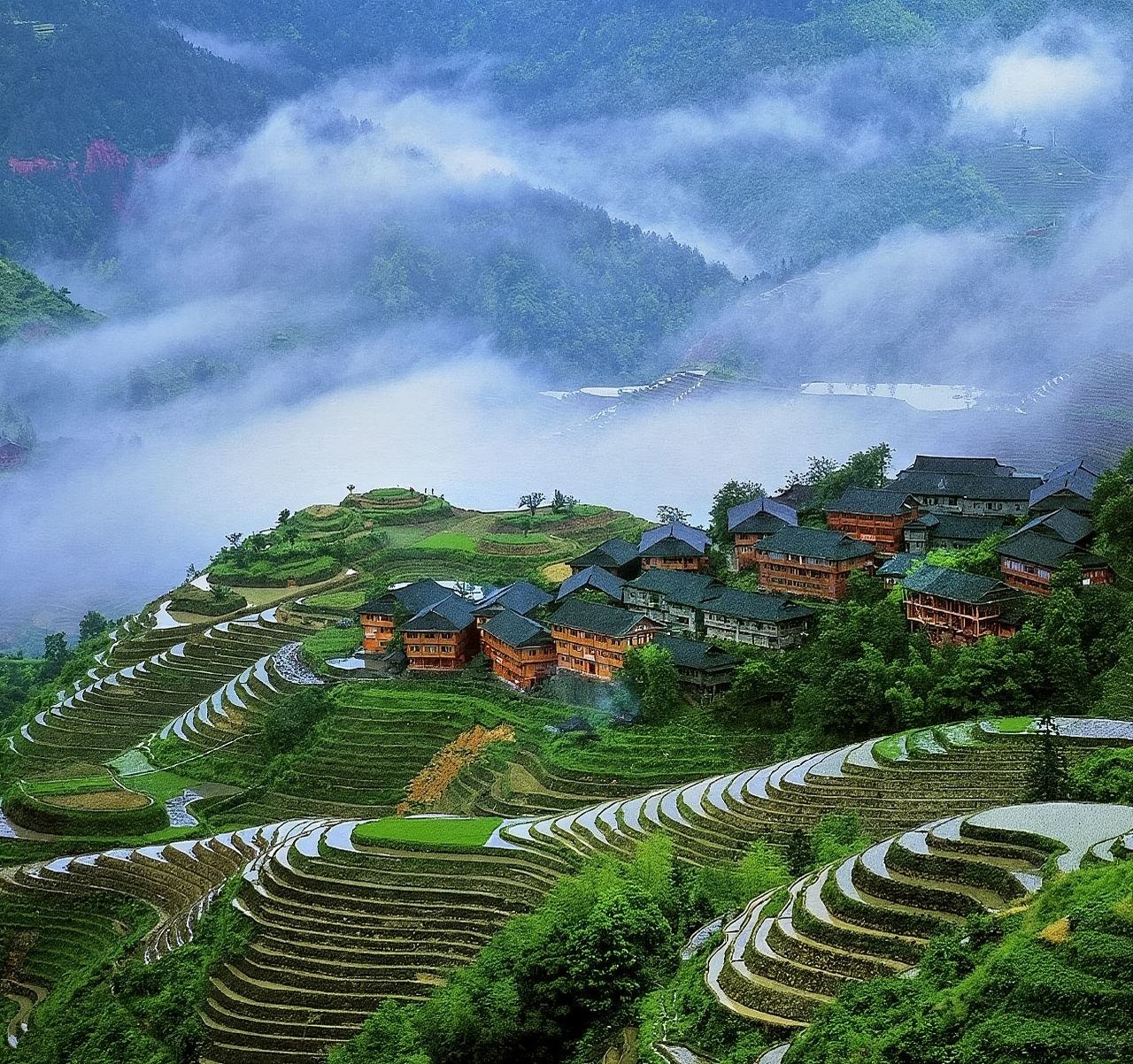 Tour approfondito giornaliero delle terrazze di riso di Longji: escursione al villaggio antico Zhuang e ai punti panoramici di Ping'an