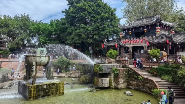 1-day tour to Leshan Giant Buddha and Huanglongxi Town [private tour + includes transportation + includes admission ticket + includes guide]