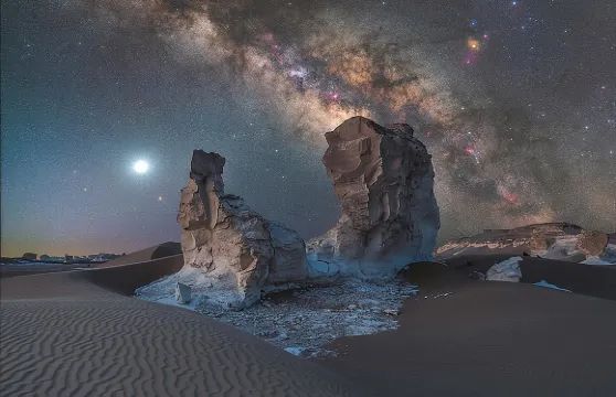 黑白沙漠水晶山觀星 + 國家公園 + 環程接送