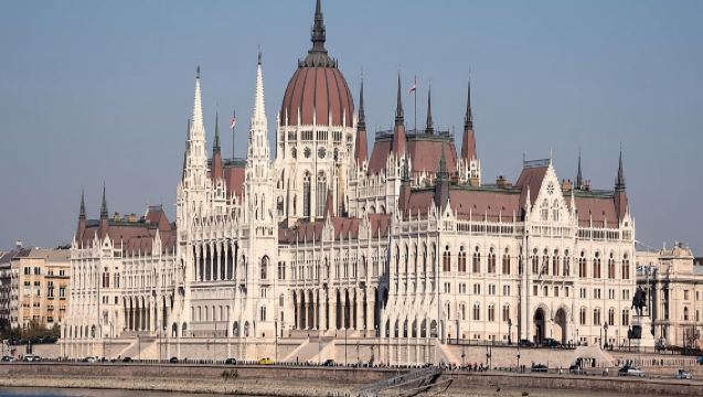 Budapest Grand City Tour and Parliament