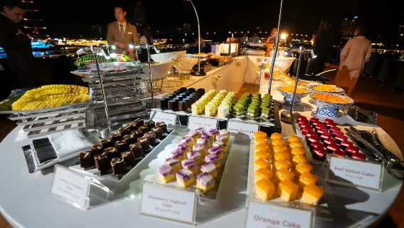 Bangkok: Opulence Luxury Dinner Cruise with Hotel Transfer