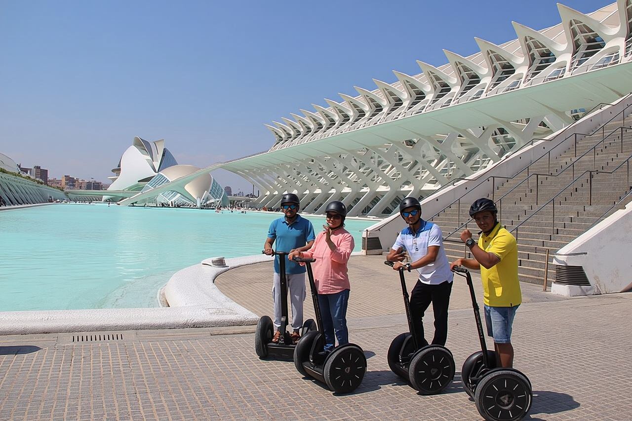 Tour privato in Segway della Città delle Arti e delle Scienze