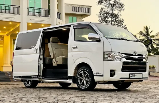 從科倫坡機場到阿魯甘灣的機場計程車接送服務