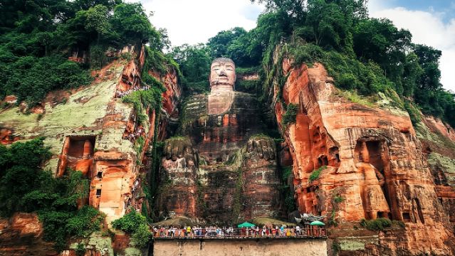 成都+樂山大佛+黃龍溪一日遊【含門票+午餐+導遊】