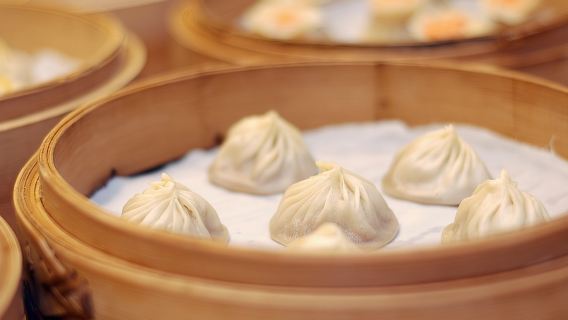 Din Tai Fung Dinner and VIP Class River Cruise Experience in Shanghai